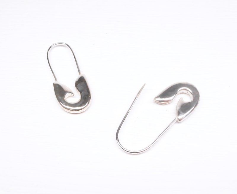二毛銀【厚實別針造型耳環】純銀。賣單一只 - 耳環/耳夾 - 其他金屬 銀色