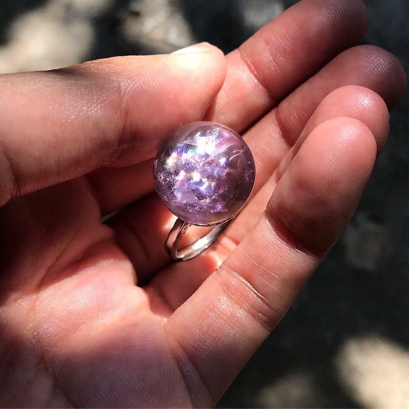 【Lost And Find】Natural rainbow in crystal Ball 925 ring - แหวนทั่วไป - เครื่องเพชรพลอย หลากหลายสี