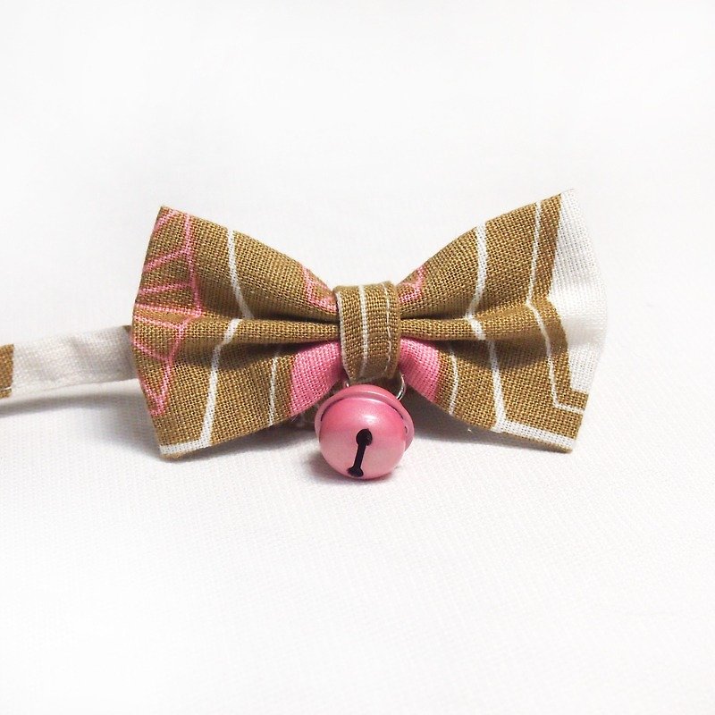 TOTOMOMO. Pop geometrics models - pink coffee color. Dog cat collar bow - ปลอกคอ - ผ้าฝ้าย/ผ้าลินิน สีนำ้ตาล