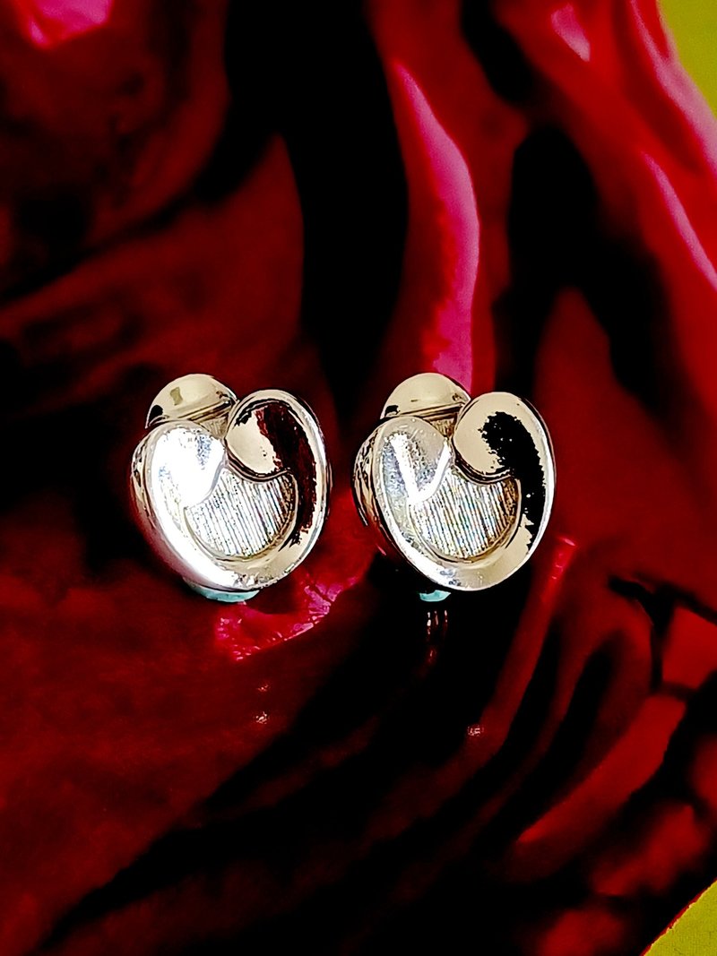 vintage jewelry  Monet 典雅亮銀時尚風格   夾式耳環 - 耳環/耳夾/耳骨夾 - 其他金屬 