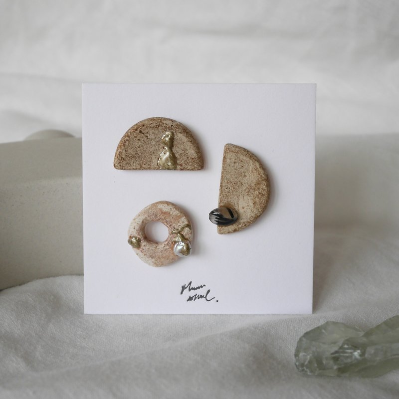 Earrings ピアス / イヤリング | Golden Sands - Earrings & Clip-ons - Pottery Brown