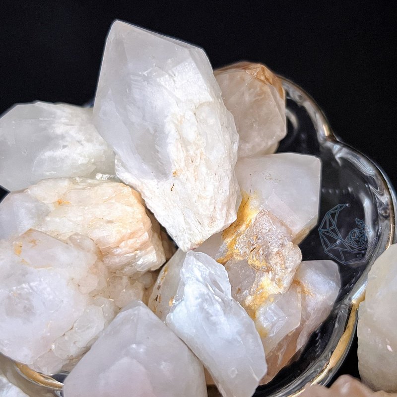 菠蘿晶骨幹 骨幹水晶 300g (隨機大小約6-8cm) 避邪  白水晶 化煞 - 其他 - 水晶 白色
