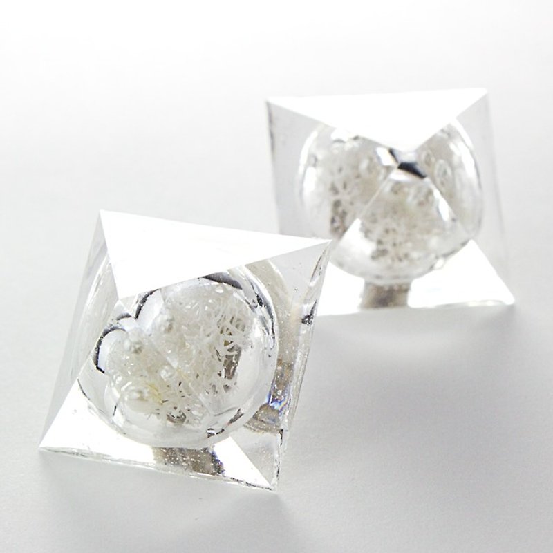 Pyramid dome earrings (Botanical Garden A) - Earrings & Clip-ons - Other Materials White