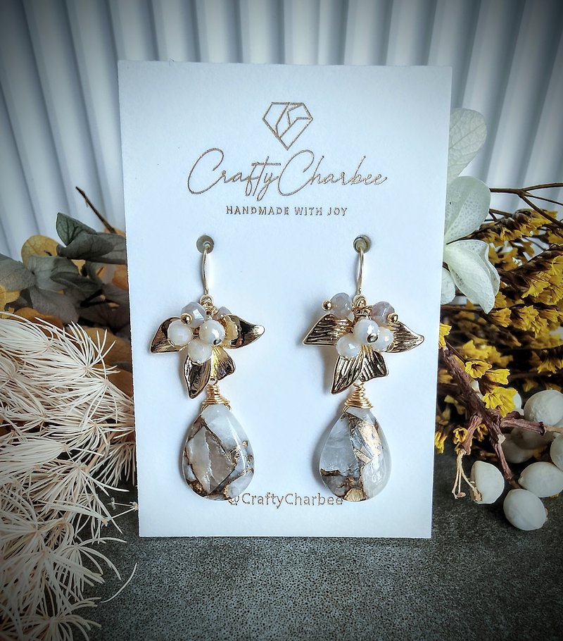 เครื่องประดับพลอย ต่างหู ขาว - Elegant and beautiful natural off-white Bronze Stone Calcite 14k gold leaf earrings small gift