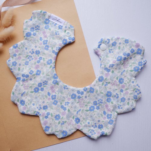 Jukun 手工現貨 日本八重紗 碎花淺藍 花辮圓兜 圍兜口水巾 彌月禮
