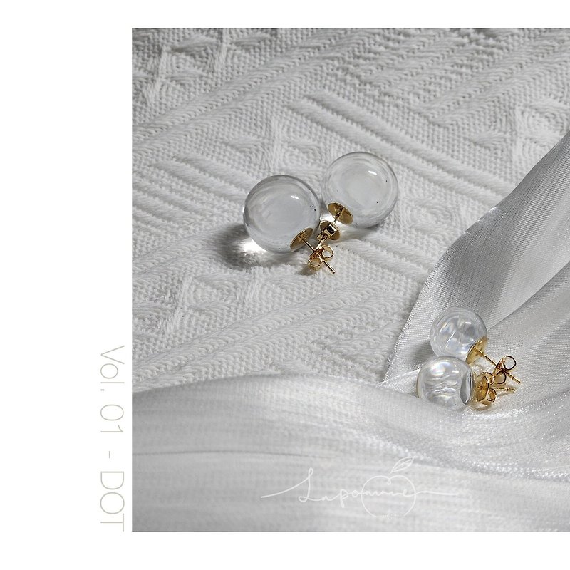 Simple solid resin ball studs • Resin piercing - Earrings & Clip-ons - Resin White