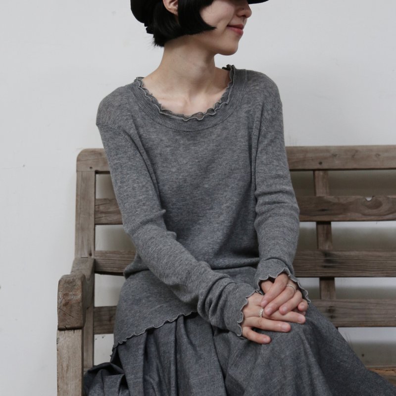 俐落修身女性線條 親膚輕暖高針距針織上衣 灰色 251102-1 - 女上衣/長袖上衣 - 羊毛 灰色