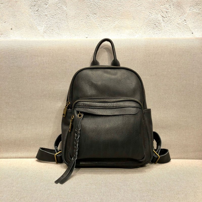 Genuine leather women's backpack, simple daily girl backpack - กระเป๋าถือ - หนังแท้ 