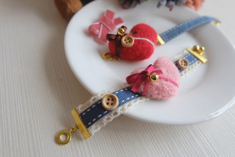 sleeping original handmade Valentine's Day【You are my careful heart】Bracelet - สร้อยข้อมือ - ขนแกะ สีแดง
