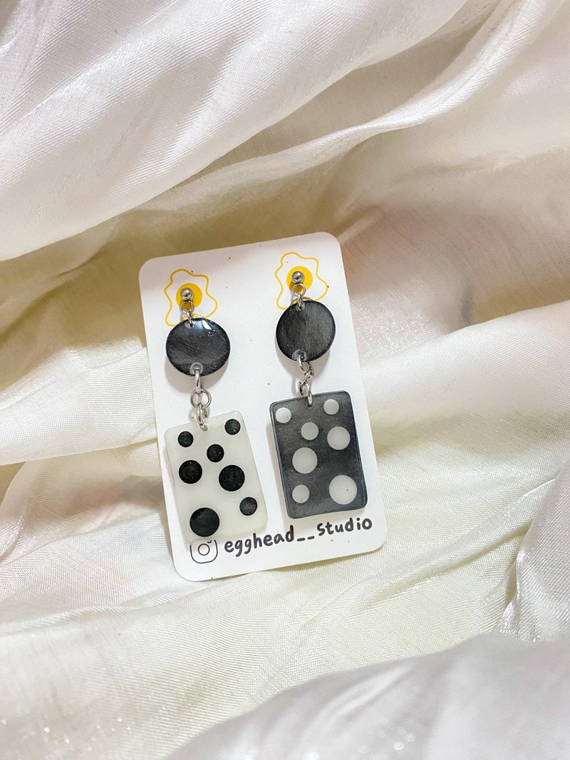 Black and white dots and squares personalized handmade earrings - ต่างหู - วัสดุอื่นๆ 