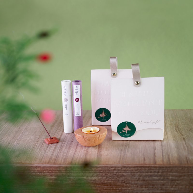 Christmas Gift [Christmas Chanson Gift Bag] Snowy Tibetan Incense Nepalese Incense Insert Handmade Clay Candle Cup Exchange - น้ำหอม - ไม้ ขาว