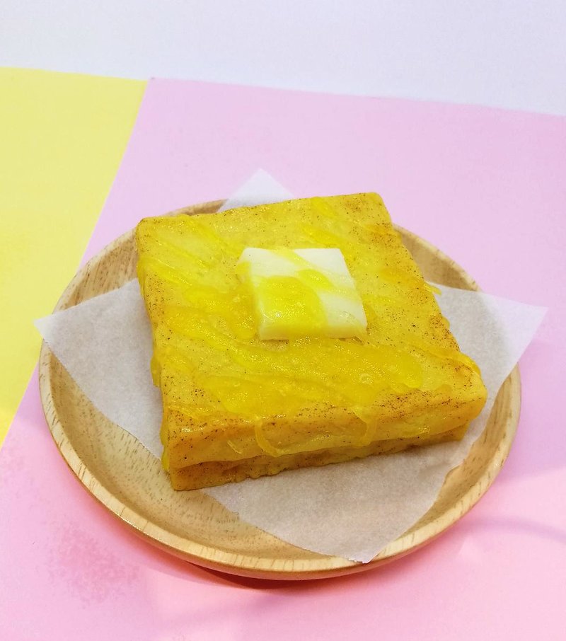 Half-point West Toast handmade soap (the picture is full point) - สบู่ - วัสดุอื่นๆ สีเหลือง