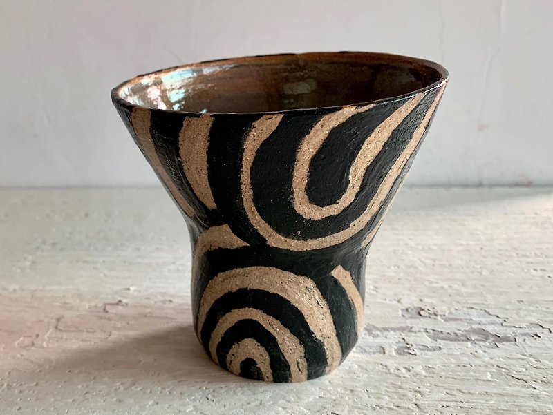 La-shaped carved vase _ pottery flower pot - Pottery & Ceramics - Pottery Brown