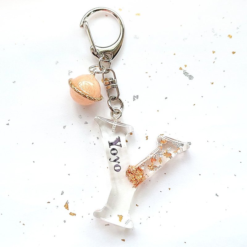 [Customized] Transparent gold foil letter keychain with personalized English name - ที่ห้อยกุญแจ - เรซิน สีใส