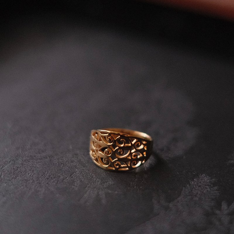 Emerald Gift。拈翠-法國製18K包金戒指-寬版蕾絲-絕版 - 戒指 - 玉石 金色