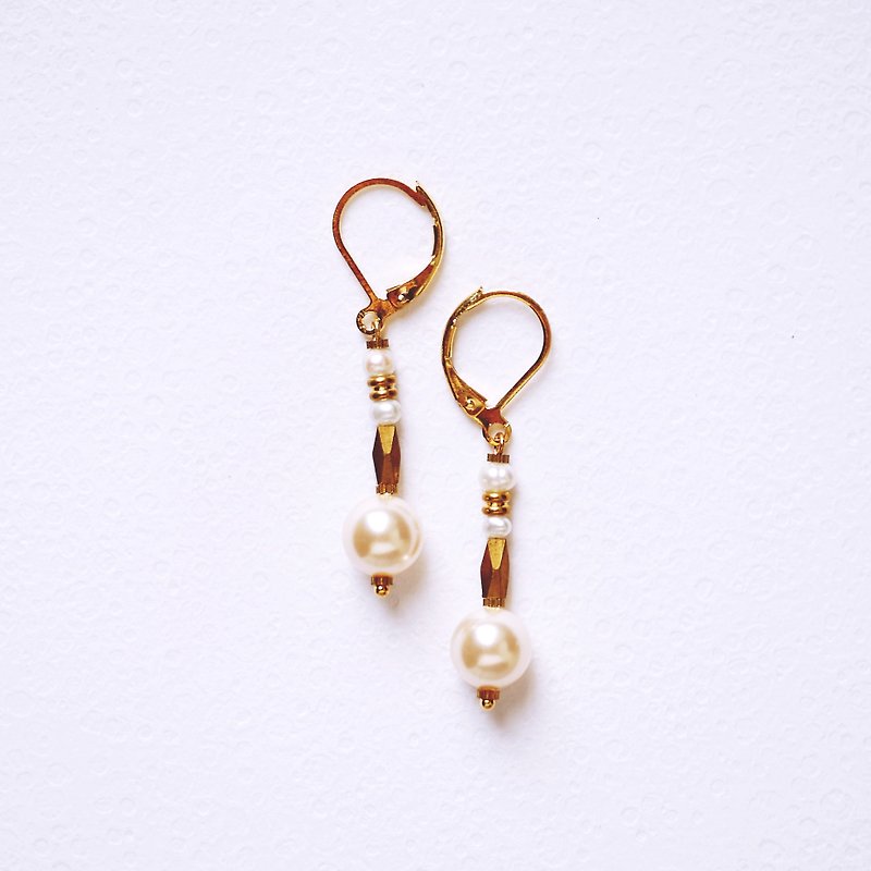 Light antique glossy big pearl pure brass earrings retro nostalgic old pieces elegant - ต่างหู - เครื่องเพชรพลอย สีทอง