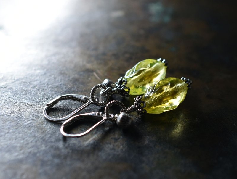 Vintage uranium glass and Indian Silver bell earrings - ต่างหู - แก้ว สีเหลือง