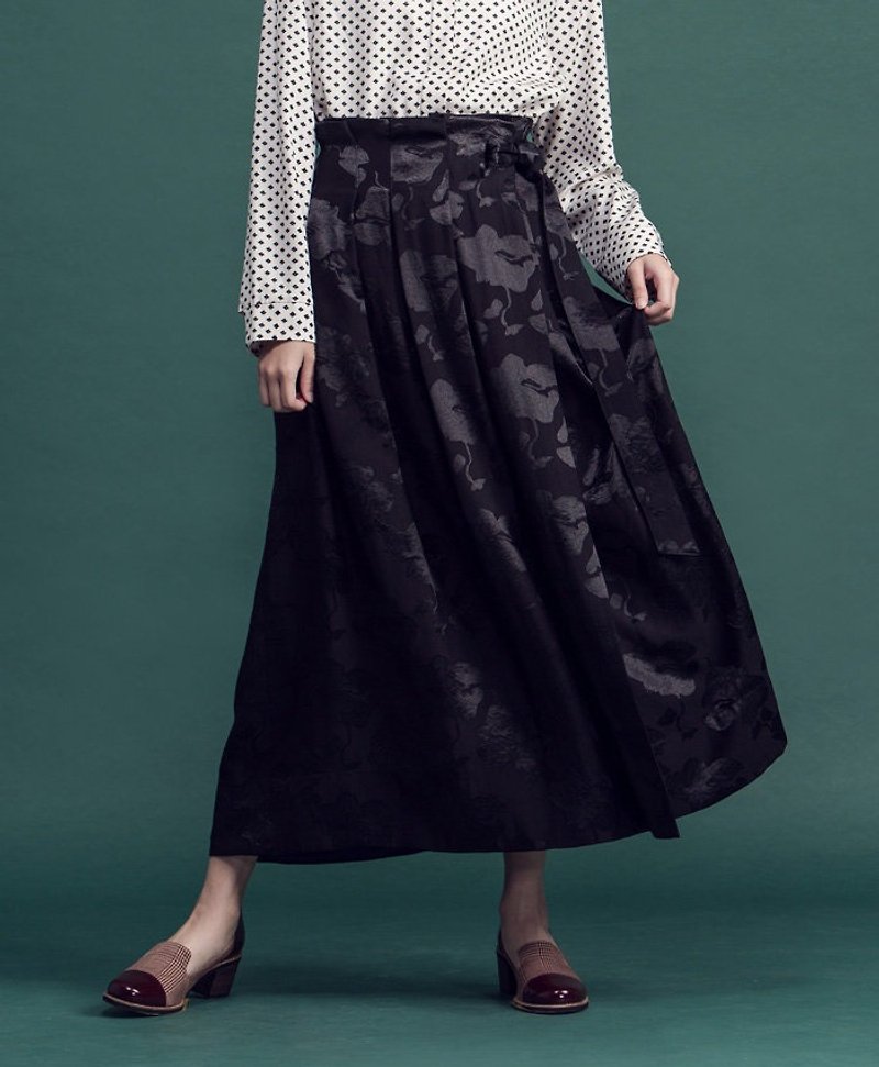 Ink is not concentrated embossed design pleated skirt - กระโปรง - ผ้าฝ้าย/ผ้าลินิน สีดำ