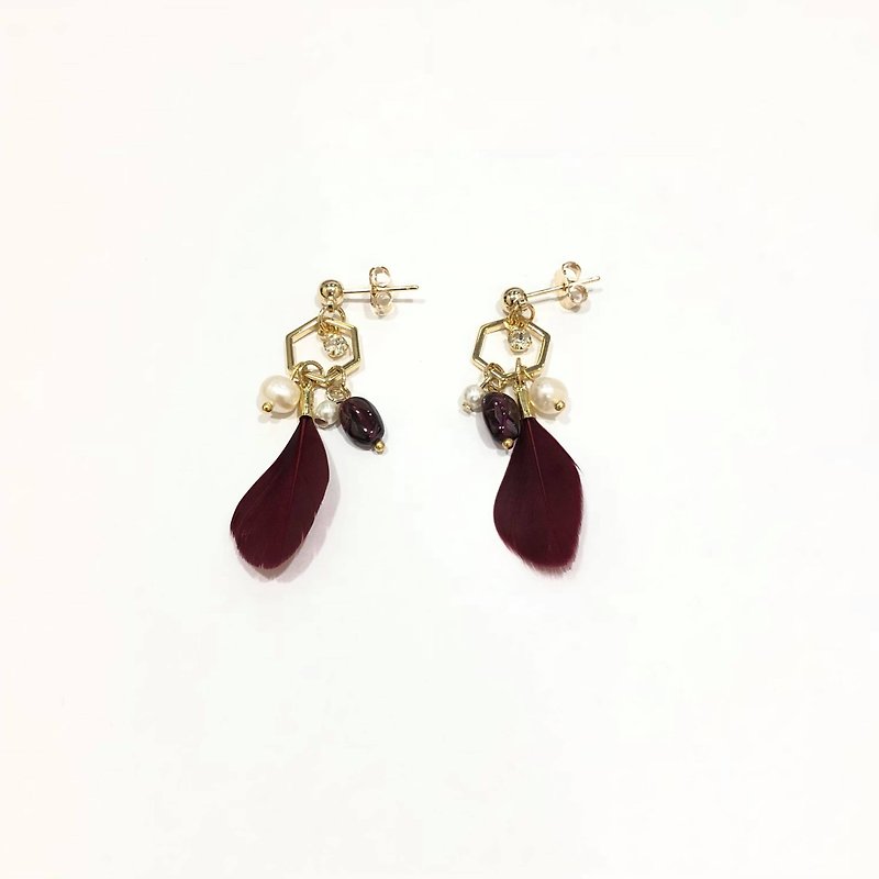Design section. Feather temperament steel needle earrings NEW!! Wine red. Red pomegranate/grey. Hematite - ต่างหู - เครื่องเพชรพลอย 