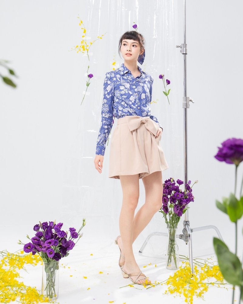 [Poly Printing] Office Workers Floral Fit Blouse Tencel Retro Color XS-3XL - เสื้อเชิ้ตผู้หญิง - ผ้าฝ้าย/ผ้าลินิน สีน้ำเงิน