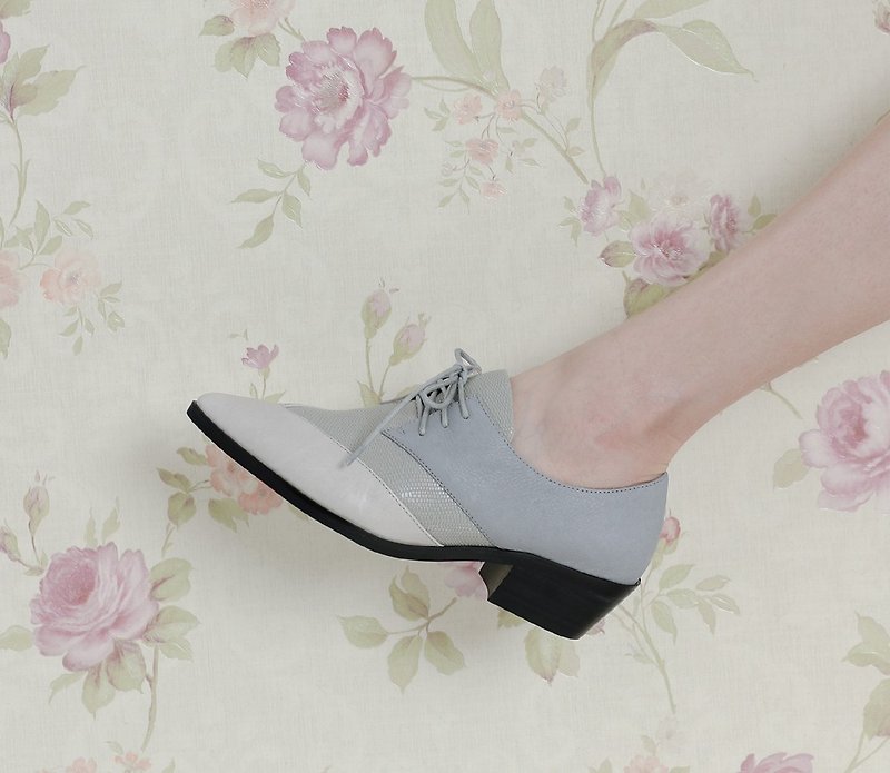 Cascade arc stitching modeling leather Oxford shoes light grey - รองเท้าอ็อกฟอร์ดผู้หญิง - หนังแท้ สีเทา