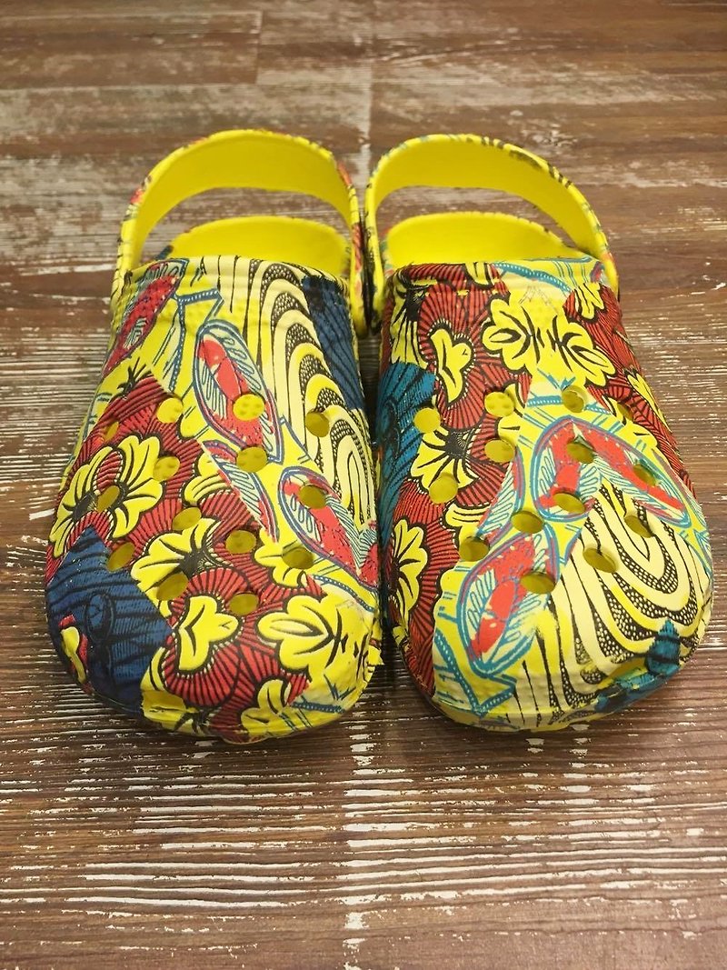 【預購中】✾民族花朵圖騰布希鞋✾ - 女休閒鞋/帆布鞋 - 其他材質 多色