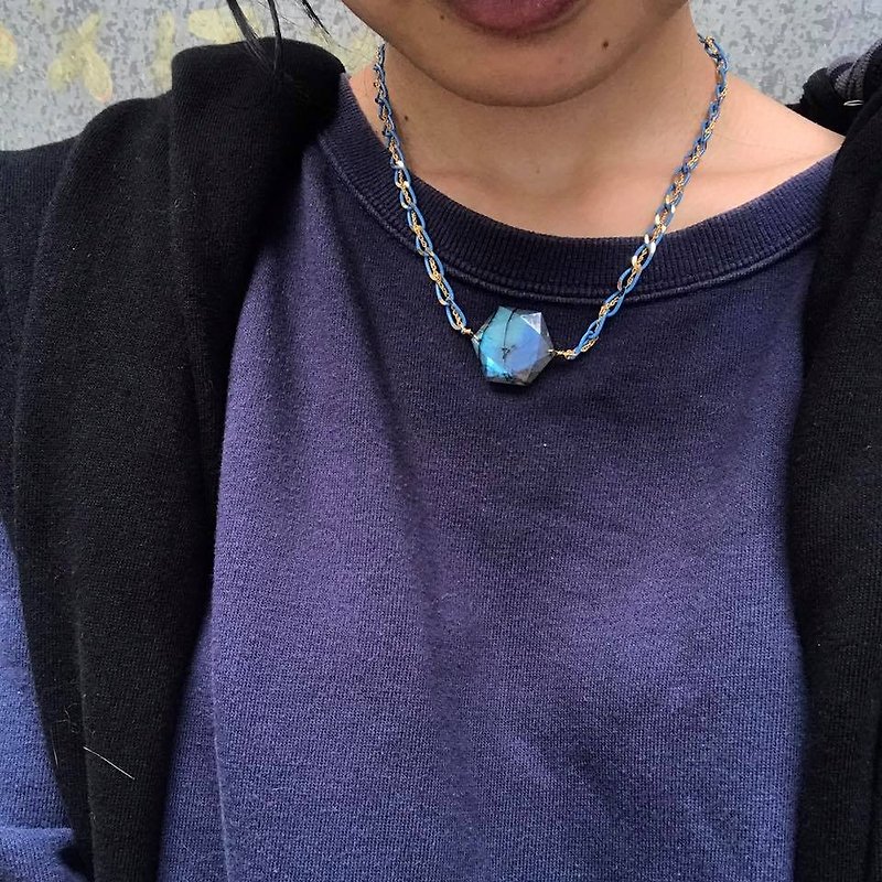 【Lost And Find】Natural Blue color Labradorite Star of david necklace - Necklaces - Gemstone Blue
