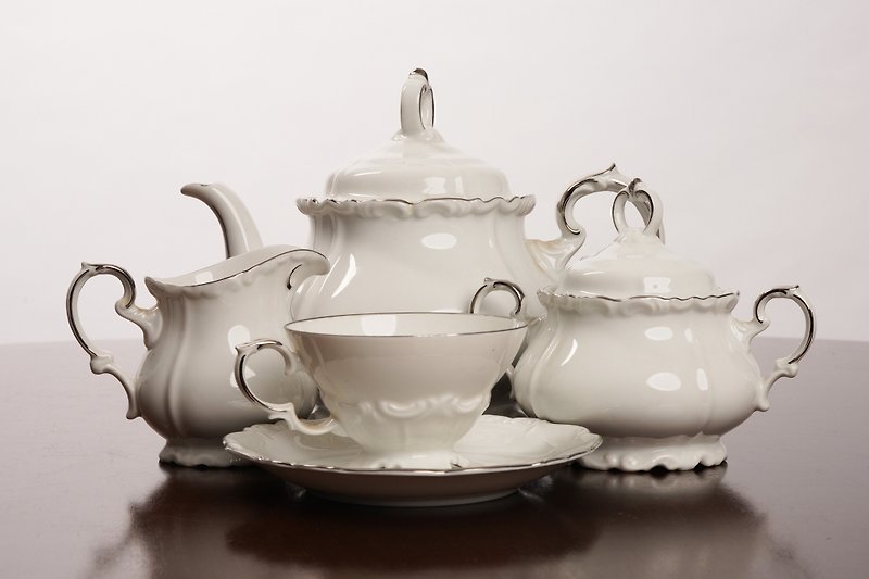 Classic, highly-collectibe, 15-piece Edelstein Bavaria tea set - Teapots & Teacups - Pottery White