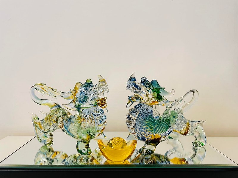 Realistic, domineering and gorgeous crystal glass that attracts wealth and wealth - Items for Display - Colored Glass 