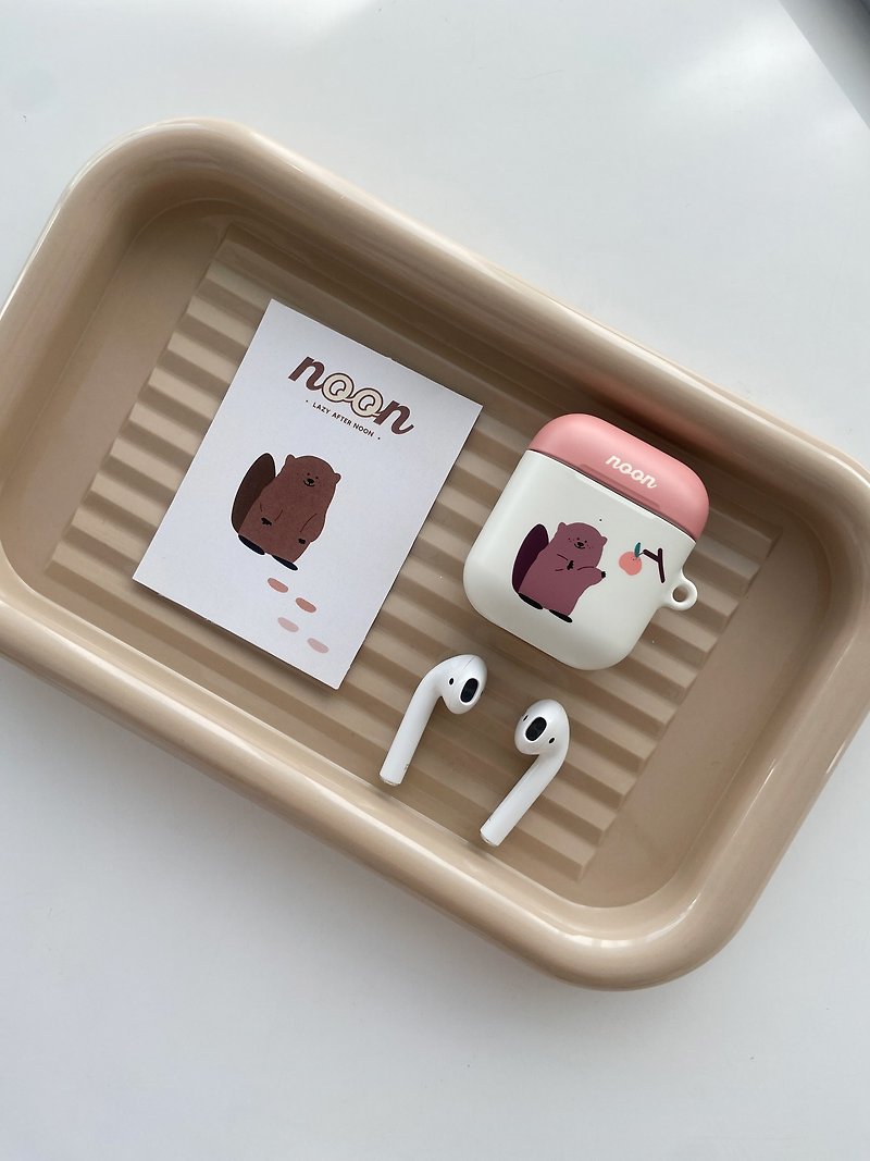 【NOON】Mr. Beaver Picking Orange Earphone Case - Headphones & Earbuds Storage - Plastic Multicolor