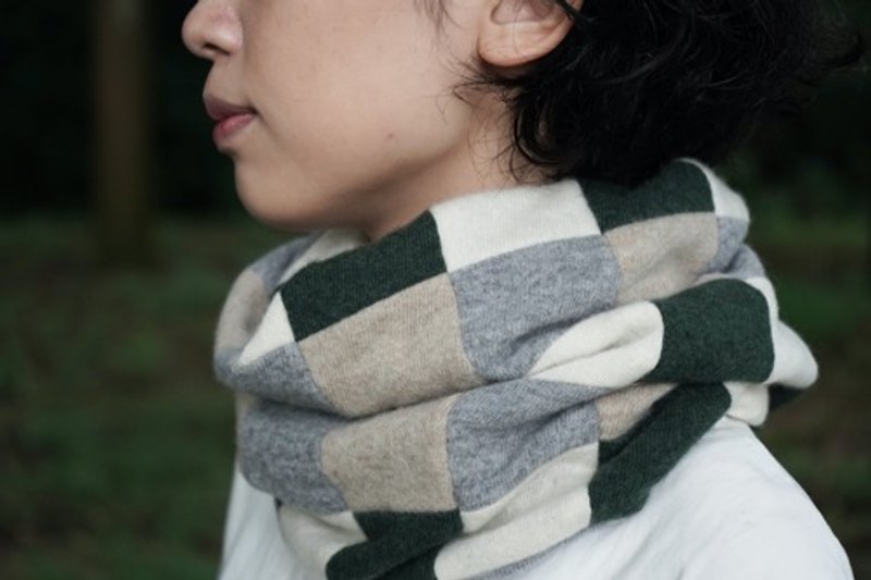 Pinkoi Proxy Purchase - Soft, pure cashmere -ICHIMATSU- snood, green checkered pattern, gray plain lining - Scarves - Cotton & Hemp 