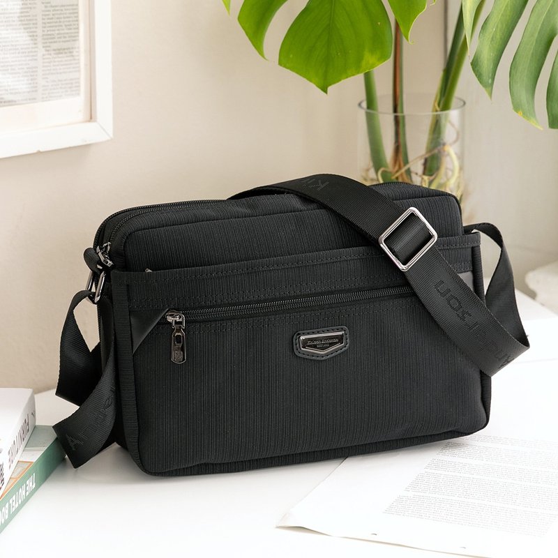 【Kinloch Anderson】Ternence Zipper Side Bag - Fog Black - กระเป๋าแมสเซนเจอร์ - ไนลอน สีดำ