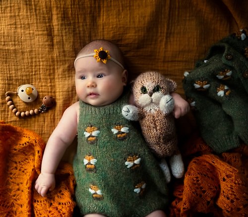 OliviMilly Bee romper, hand knitting baby romper, organic, alpaca, kids, bees