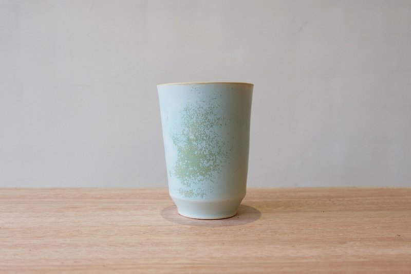 lelecoco. エメラルドグリーン モスウォーターカップ / 手作り陶磁器 - グラス・コップ - 磁器 
