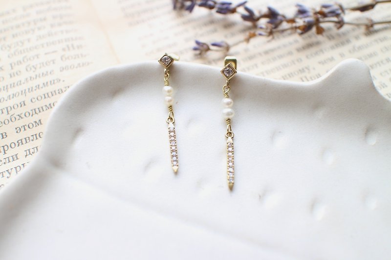 Little pearls-zircon pearl brass earrings - Earrings & Clip-ons - Other Metals White