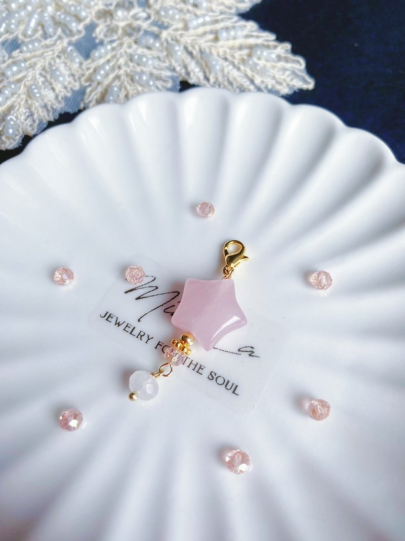 Pink crystal stars attract noble people, popular popularity, peach blossom universal buckle, random buckle, drip gift, natural stone