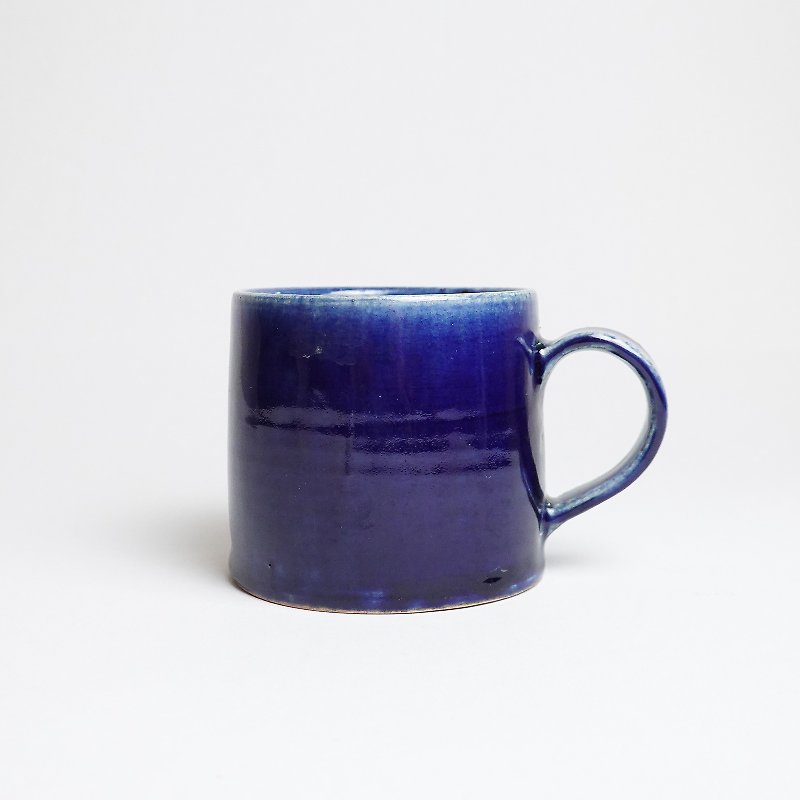 明芽窯 l 柴燒鈷藍把杯 咖啡杯 鈷藍 陶杯 陶藝品 - 咖啡杯/馬克杯 - 陶 藍色
