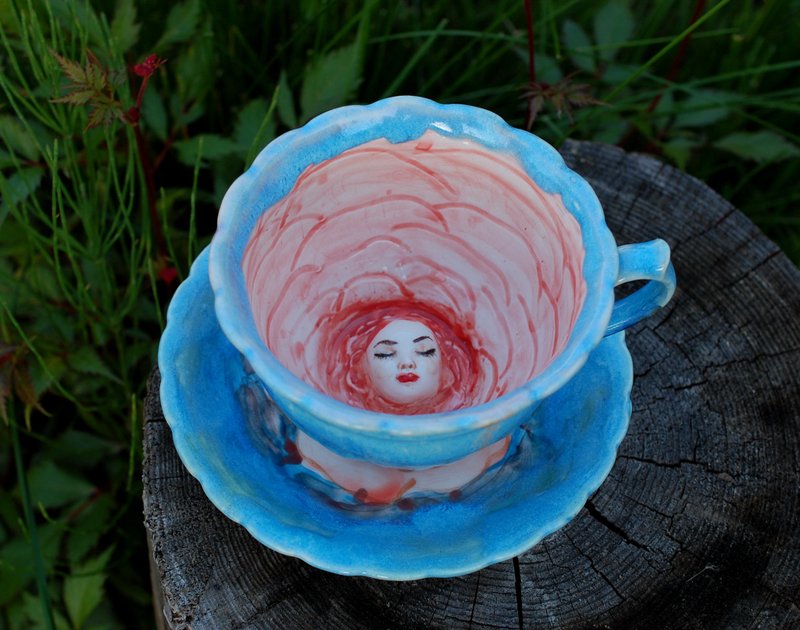 藍色陶瓷杯碟 手工茶具 內有仙花 - 茶壺/茶杯/茶具 - 瓷 多色
