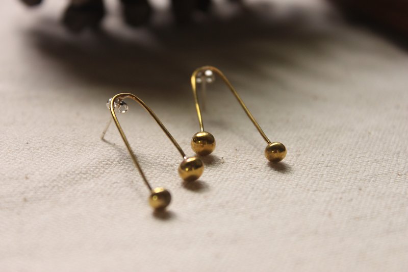 [Brass Cherry] Brass Earrings Sterling Silver Ears Designer Handmade Goods