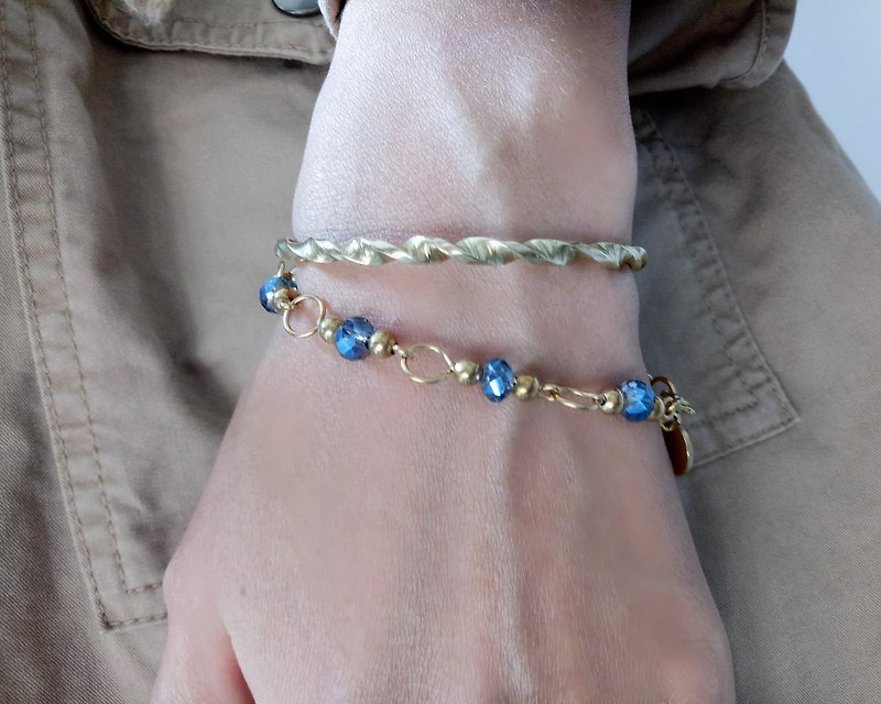 Circle brass bracelet - Bracelets - Copper & Brass Blue