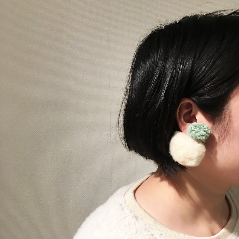 Buddhist earrings - ต่างหู - ผ้าฝ้าย/ผ้าลินิน สีแดง