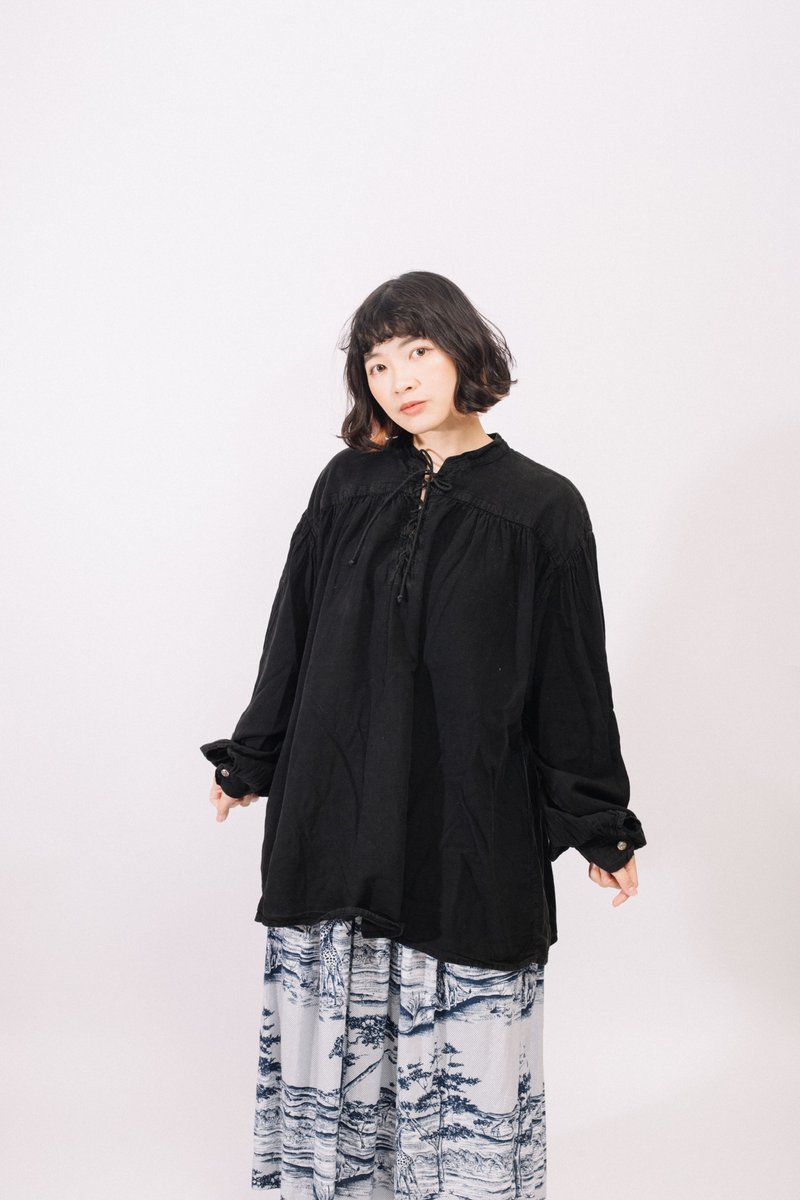 Medieval Style Lace-Up Shirt 中世紀風綁帶上衣【初戀販賣所】 - 女上衣/長袖上衣 - 棉．麻 