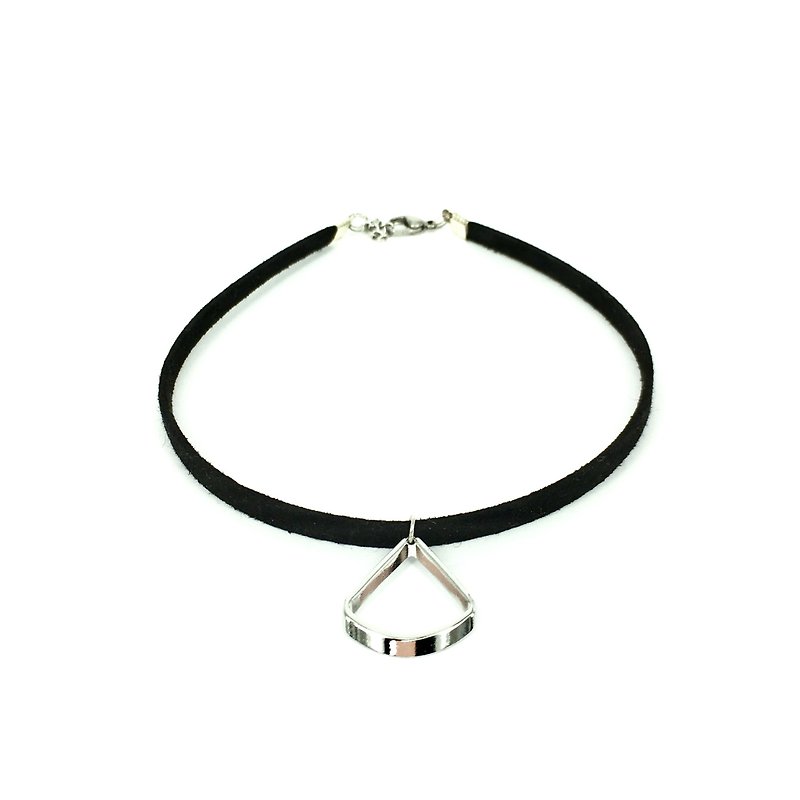 Silver triangular geometric necklace - สร้อยคอ - วัสดุอื่นๆ สีดำ