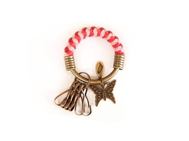 [UNA-Yona Handmade] Key ring (small) 5.3CM pink + wine red + red + flower butterfly hand-woven wax rope hoop customized - Keychains - Other Metals Multicolor