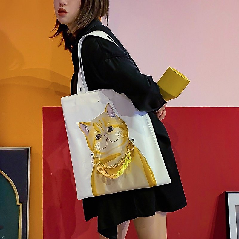 Illustration Canvas Tote Bag- A Garfield cat with a necklace - กระเป๋าถือ - เส้นใยสังเคราะห์ ขาว