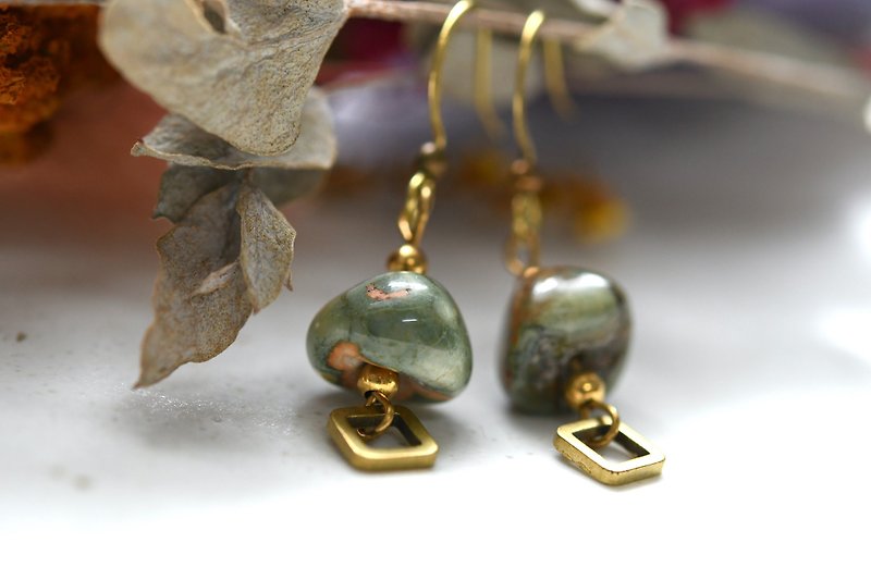 莫綠印象 │ 綠色天然石x黃銅 │ 黃銅耳環 - 耳環/耳夾 - 銅/黃銅 綠色