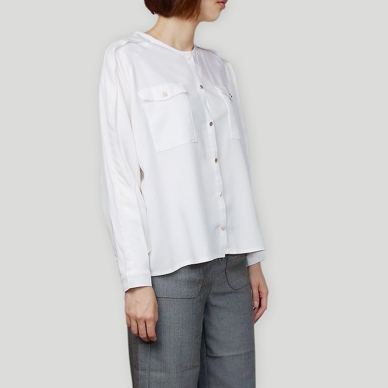 White Tencel Cotton One-shoulder Sleeve Blouse - เสื้อเชิ้ตผู้หญิง - ไฟเบอร์อื่นๆ ขาว
