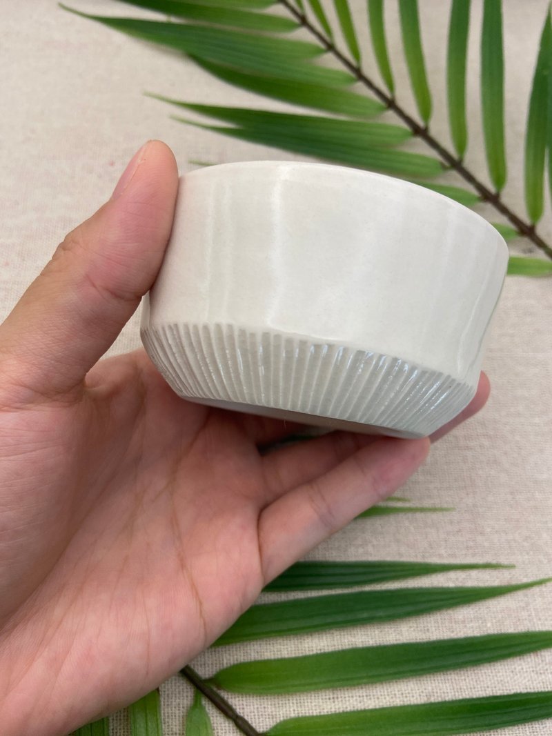 Ceramic engraved tea and rice bowl-fine engraving on the bottom-please confirm the size before subscripting - Bowls - Porcelain White