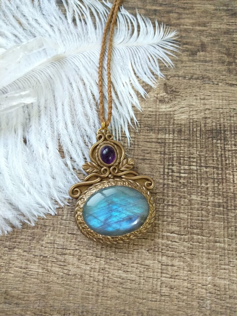 Labradorite. Amethyst. South American Wax thread braided polymer clay necklace - สร้อยคอ - คริสตัล สีน้ำเงิน