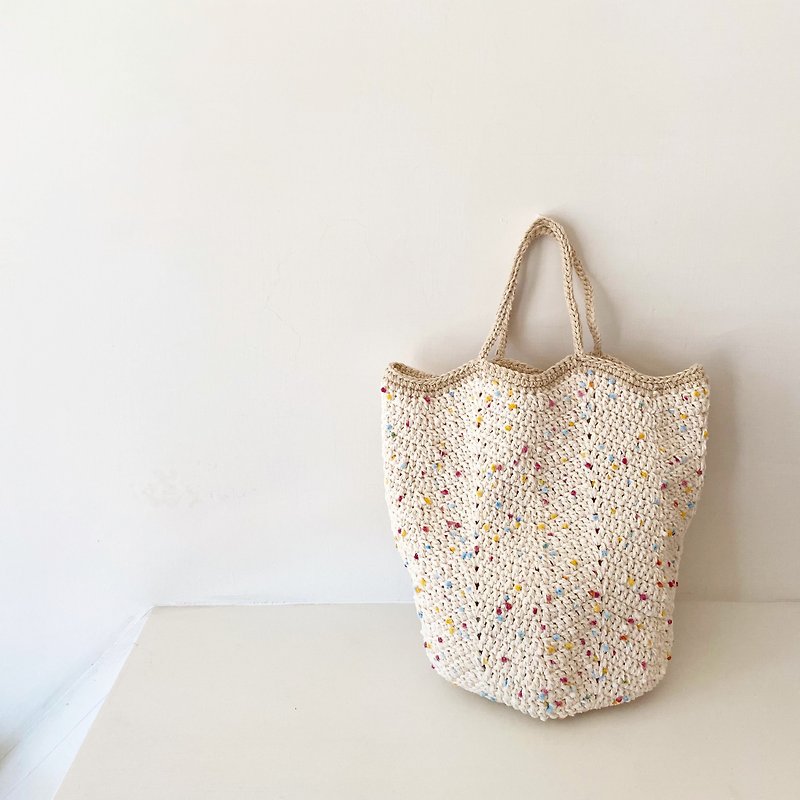 Hand Woven Bag Colorful Marshmallow Tote Bag - กระเป๋าถือ - ผ้าฝ้าย/ผ้าลินิน หลากหลายสี